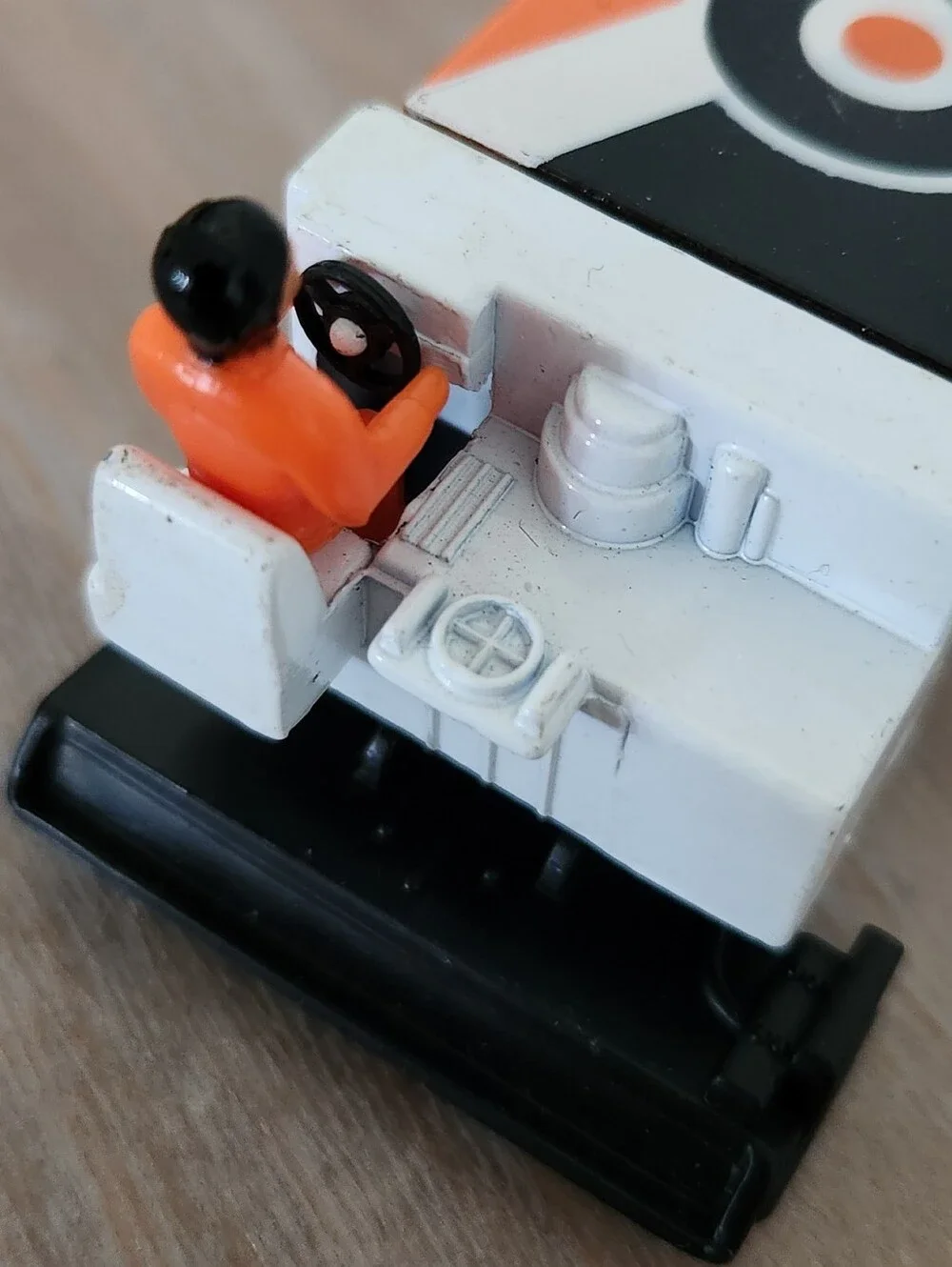 🏒 VINTAGE Philadelphia Flyers NHL Zamboni Die-Cast - Retro 90s! 🧡 Sports Fan